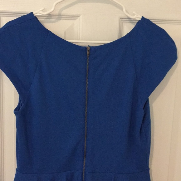 Dress - Picture 5 of 6